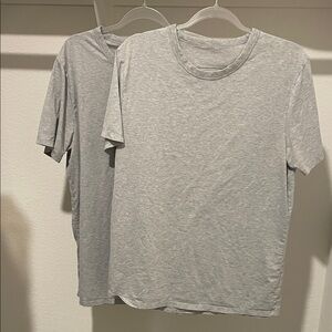 Lululemon LOT 2 shirts 5 year basic - Athletic Gray Large